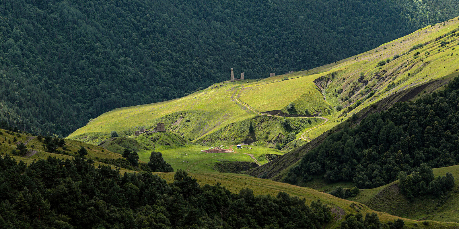 Фотограф Олег Черноус. панорама. Ингушетия, август 2020