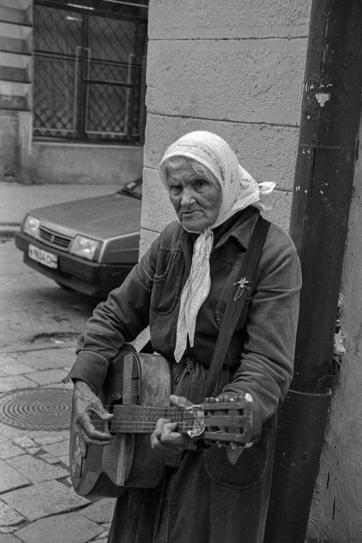 Фотограф Олег Черноус. Cтрит-фотография. Львов, Украина 1998